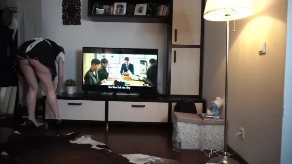 Menajera lui prea sexi nu scapa nefututa film xxx romanesc