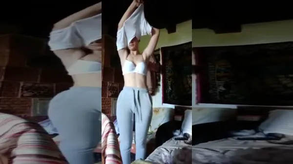 Pizda frumoasa de la tara isi arata trupul ei sexy pur xxx