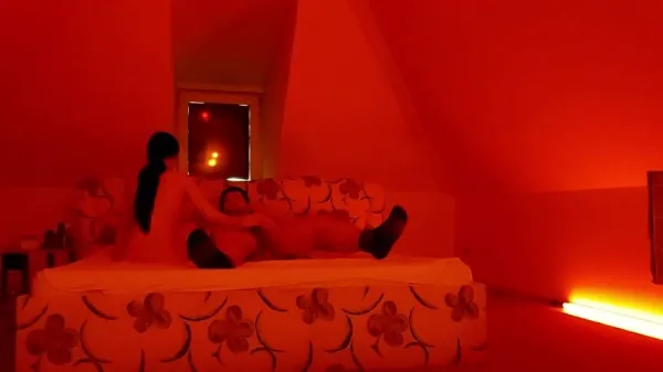 Unguroaica xxx face sex cu un roman dotat